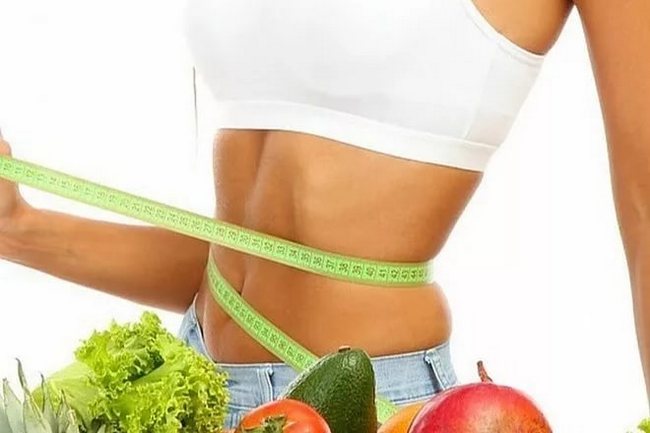 Masă de seară cu alimente naturale și sănătoase